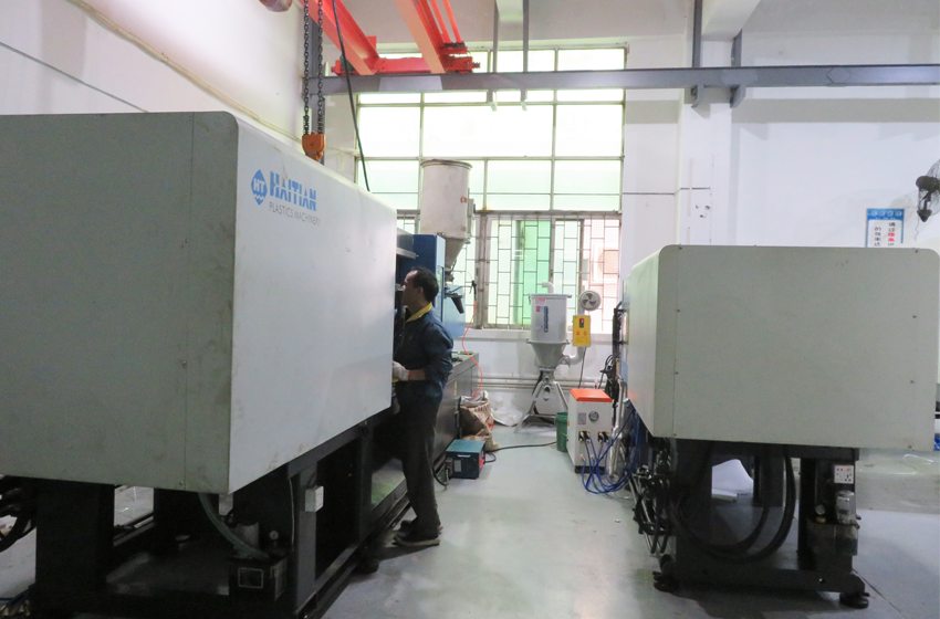 Injection Molding Machine-250T